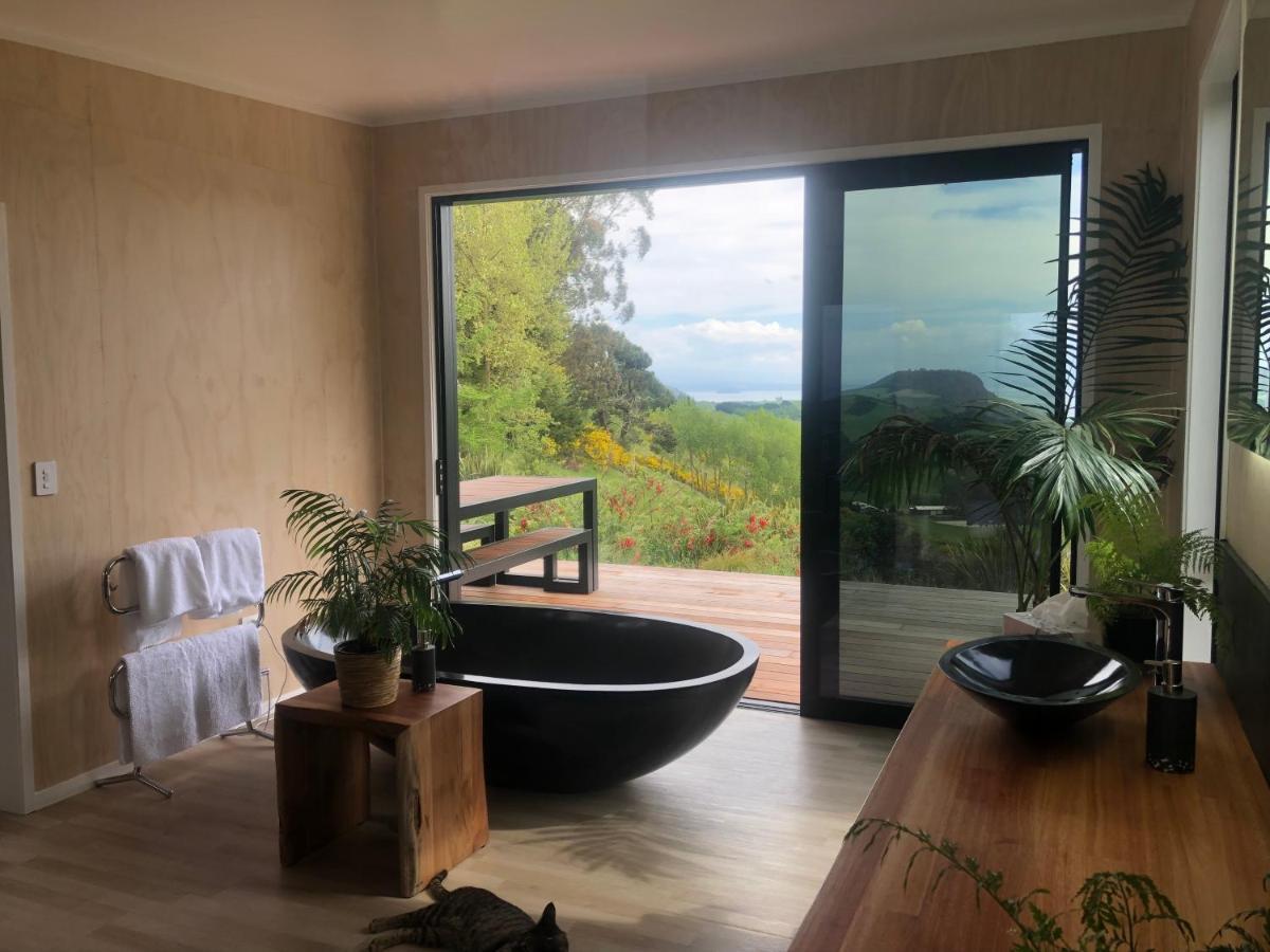 Whakaipo Bay Cabin Retreat אגם טאופו מראה חיצוני תמונה